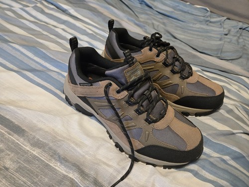 Sketchers hiking shoes air - hiking,