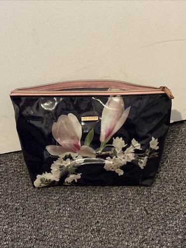 Ted baker small dome make - dome,