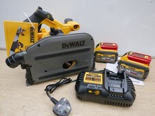 DeWALT DCS520T2 54V flexvolt plunge saw 2 x 6 ah + DWS5022 1.5m rail