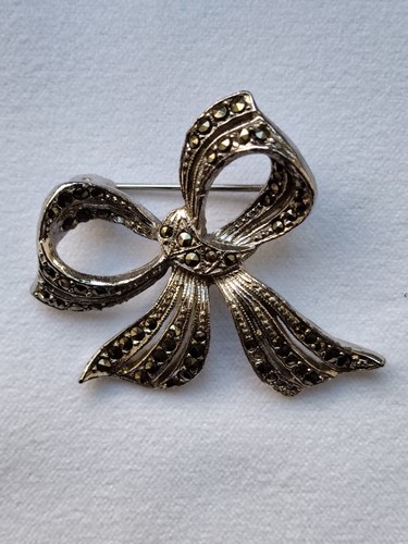 Vintage silver marcasite bow - silver,