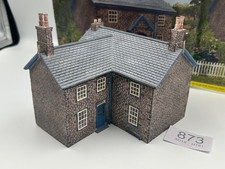 Hornby OO R8628 Main station