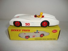 DINKY TOYS 237 MERCEDES BENZ