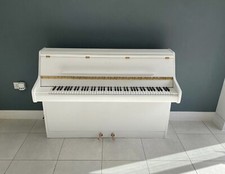 Beautiful Upright Piano In Gloss white DELIVERY AVAILABLE! Comes TUNED w/stool