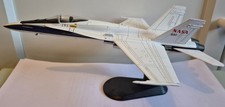 1/72 HobbyMaster (HA3563) F/A-18A Hornet, NASA Dryden Center, Edwards AFB, 2005