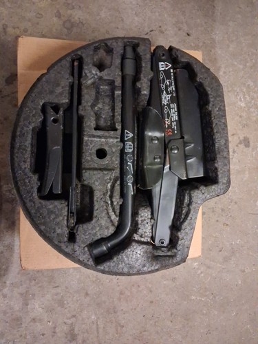 Spare wheel jack and brace - wheel,