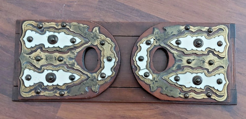 Dark wood - wood, (oak/.mahogany?)