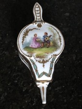 STUNNING ANTIQUE FRENCH 19th CENTURY BELLOWS SHAPED PORCELAIN TRINKET BOX