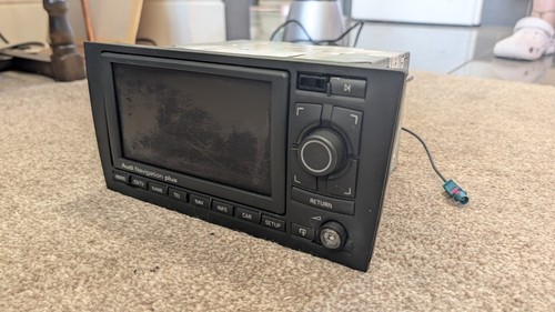 Audi radio satnav - audi,