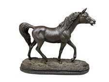 HEREDITIES HORSE SCULPTURE