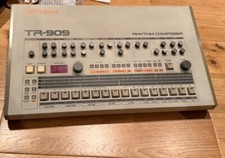 Roland TR-909 Drum Machine UK 240 V Works Perfectly. UK SELLER ‼️