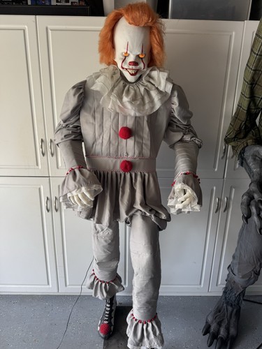 Spirit halloween 2019 - halloween, it