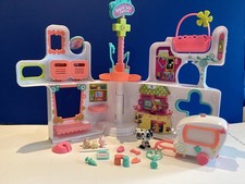 Littlest Pet Shop Rescue Tails Centre Playset Accessories & RARE triplet bunnies