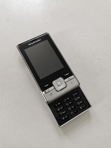 Sony ericsson t715 galaxy - t715,