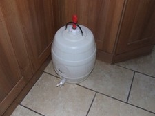 BEER BARREL    HOME BREWING        with gas injection top