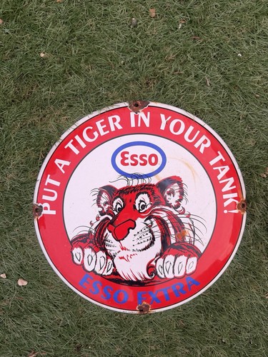 Esso put tiger ur tank - in,