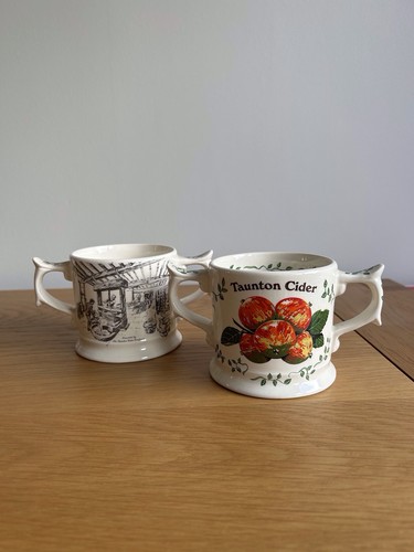 Wade potteries pair - potteries, of