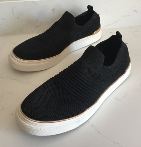 Black with gold - , trim