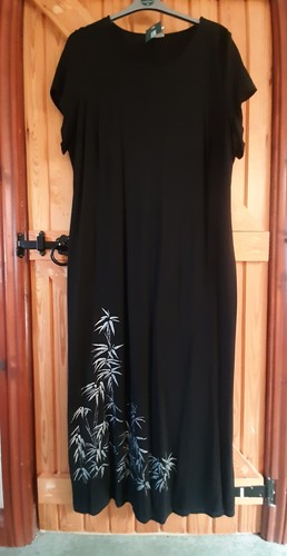 Black scoop neck maxi dress - neck,