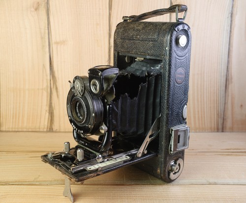 Ensign vintage camera please - camera,