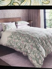 Clarke & Clarke Golden Lily