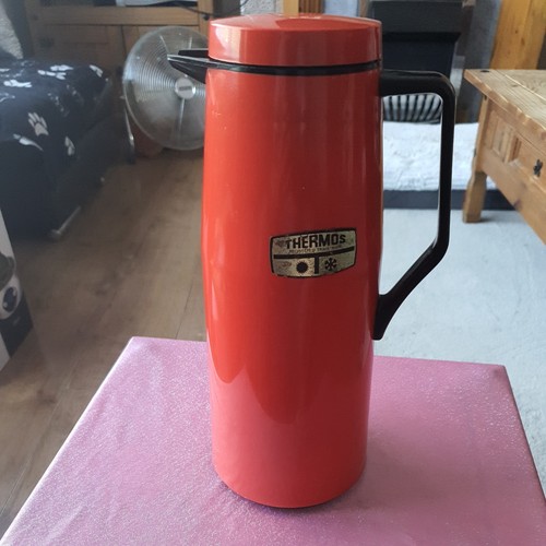Retro 1970s thermos oasis - oasis, 1