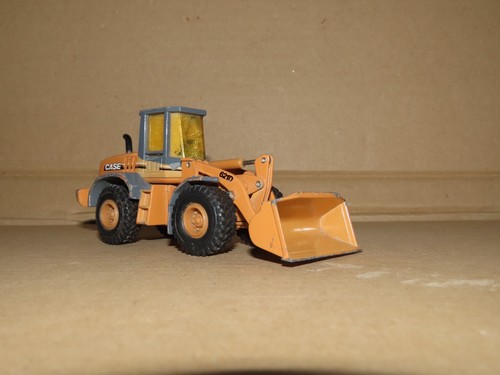 Ertl scale case 621d - scale,