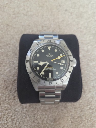 Tudor black bay - black, 39mm