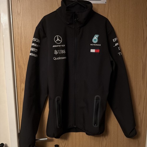 Official mercedes amg - mercedes-amg, petronas