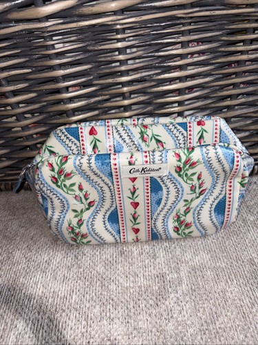 Cath kidston makeup bag - kidston,
