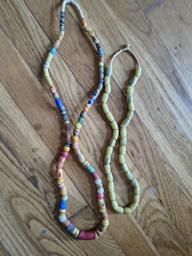 Two strands mixed antique - antique, old