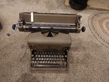 Typewriter Imperial 60 Vintage