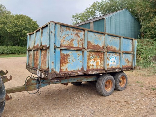 Weeks tipping ton tractor - tipping, 8