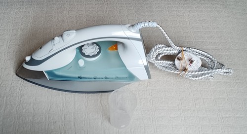 Wilko steam iron 2400w - iron, new