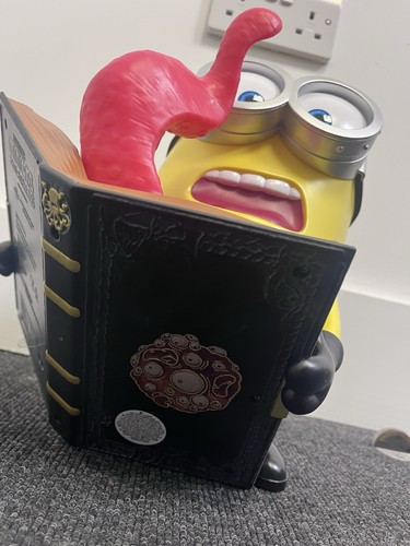 Minions and monsters - monsters, bookworm