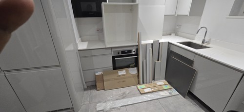 Wren pebble grey gloss kitchen - pebble,