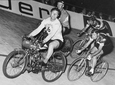 Hugo Koblet behind Derny