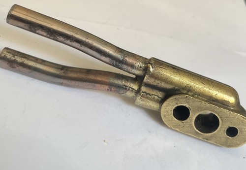 Triumph unit oil feed - triumph, pipe