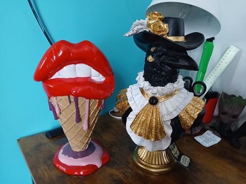 Large novelty statues - large,