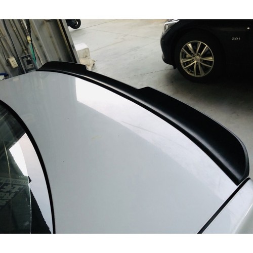 Rear duckbill trunk spoiler - rear,