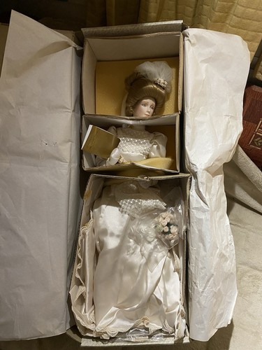 Franklin heirloom dolls box - dolls, in