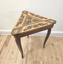 Vintage Triangle Italian