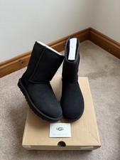 GENUINE UGG BOOTS CLASSIC SHORT II (BLACK) SIZE 6.5 EU39 - B/NEW COST £175
