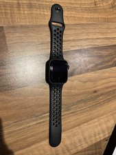 Apple Watch SE Nike 40mm Space Grey Aluminum Case with Nike Sports Strap