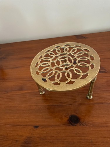 Vintage brass round trivet - brass,