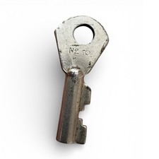 Cheney Vintage Key No. 10 Cut