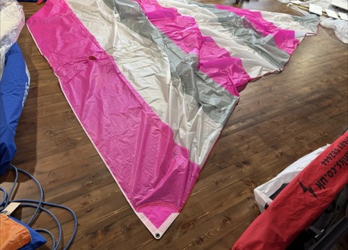 Cross cut spinnaker sailing - cut,