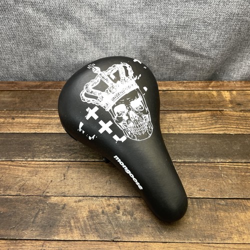 Mongoose bmx seat skull - skull, crown
