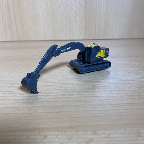 Volvo ec220e excavator - volvo, plastic