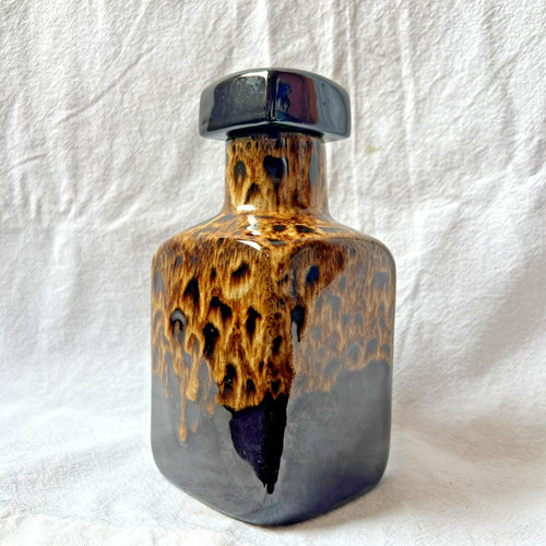 Studio fat lava style - lava, vase