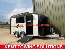 New Cheval Liberte Maxi 3 with FURNISHED LIVING Horse Herringbone Trailer